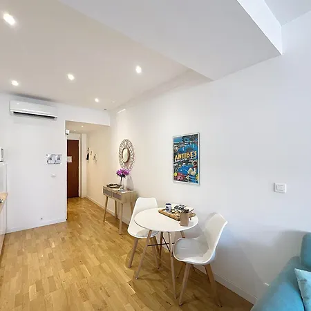 Heart Of Town Cozy Bright Warm & Sunny By Olam